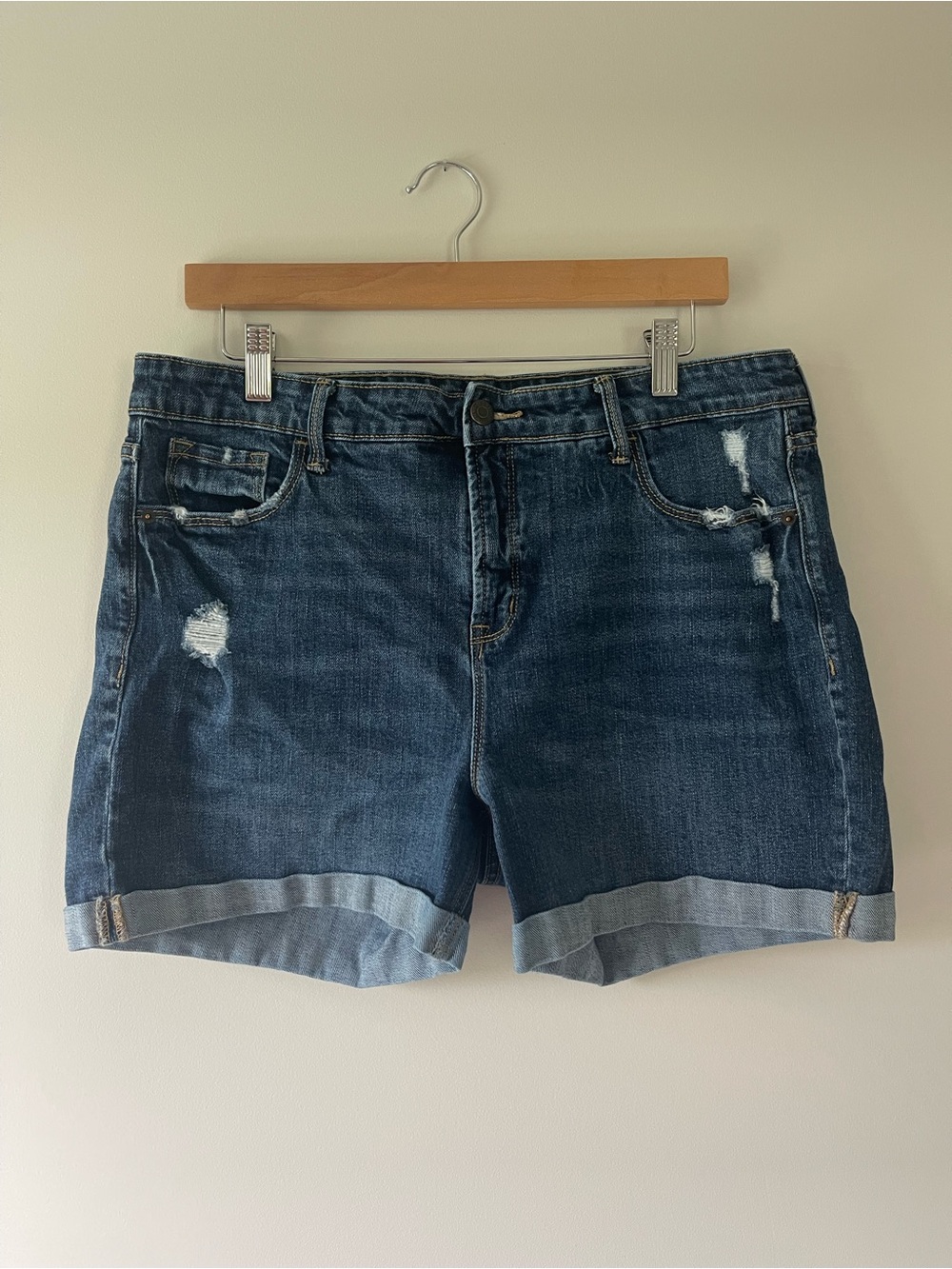 Old Navy Women’s High-Rise Denim/Jean Shorts (Size 14)